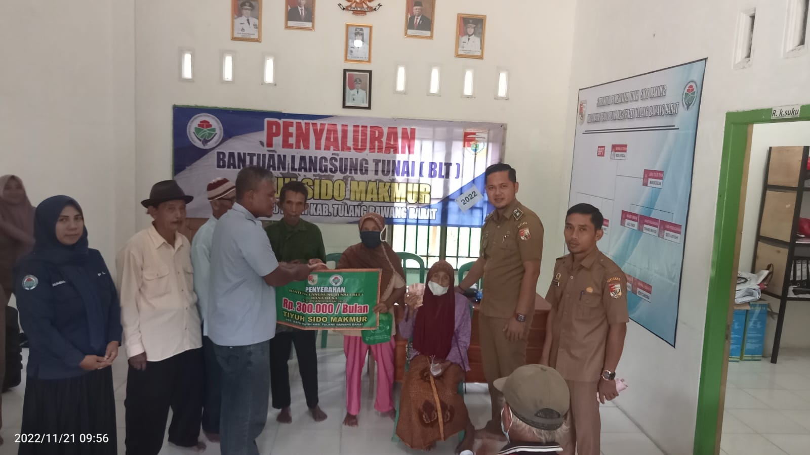 Pemerintah Tiyuh Sido Makmur menyalurkan BLT Tahap 4 Tahun 2022