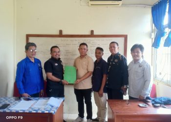 Konferkab PWI Way Kanan, Panitia Terima Berkas Pendaftaran Salah Satu Calon Ketua PWI Way Kanan Priode 2024-2027 