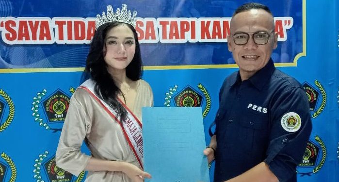 Bawa Pulang Tropi Ainun Diganjar PWI