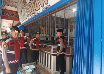 Sat Samapta Polres Lampura Lakukan Patroli Jalan Kaki