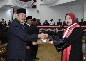 Busroni ditetapkan Pimpin DPRD Tubaba Periode 2024-2029.