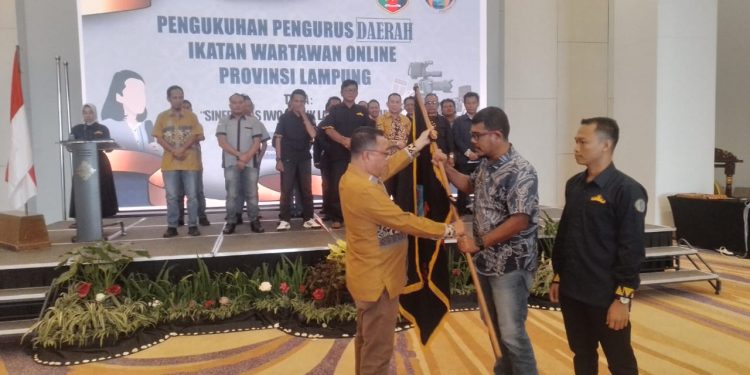 Fito Aliestiyadi., SH, Ketua PD IWO Way Kanan, dikukuhkan Ketum Teuku Yudistira di Aula Hotel Grand Mercure Lampung