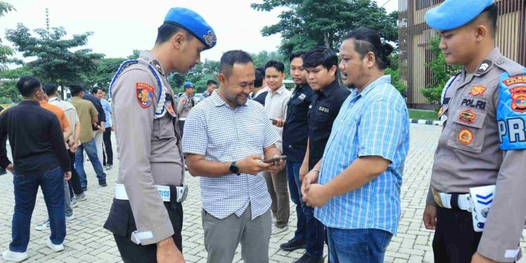 Polres Tubaba Sidak Rutin Handphone Personil untuk Cegah Keterlibatan Judi Online