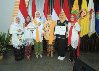 Hanita Firsada Terima Dua Penghargaan Bergengsi di Puncak PHI Ke-96 Lampung