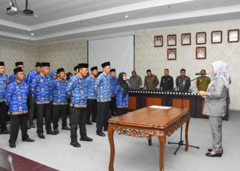 Pj. Sekda Kabupaten Tubaba Bayana Lantik 28 Pejabat Fungsional