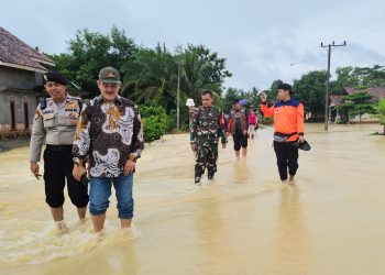Busroni, ketua DPRD Tubaba kunjungi lokasi banjir