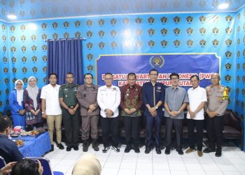 Resmikan dan Tandatangani Prasasti, PJ Bupati Bersama Ketua PWI Lampung