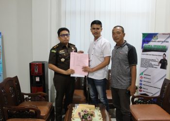 Mantan Lurah Felix Sulandana Pulangkan Uang Senilai 110 Juta Ke Kejaksaan Lampura