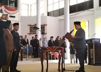 Real Kalbadi Ketua DPRD Way Kanan Resmi Melantik, Elyas Yusman Dan Haprin Menjadi Aggota DPRD ( PAW ) Jabatan 2024-2029