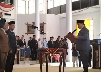Real Kalbadi Ketua DPRD Way Kanan Resmi Melantik Elyas Yusman Dan Haprin Menjadi Aggota DPRD Pergantian Antar Waktu( PAW ) sisa Jabatan 2024-2029