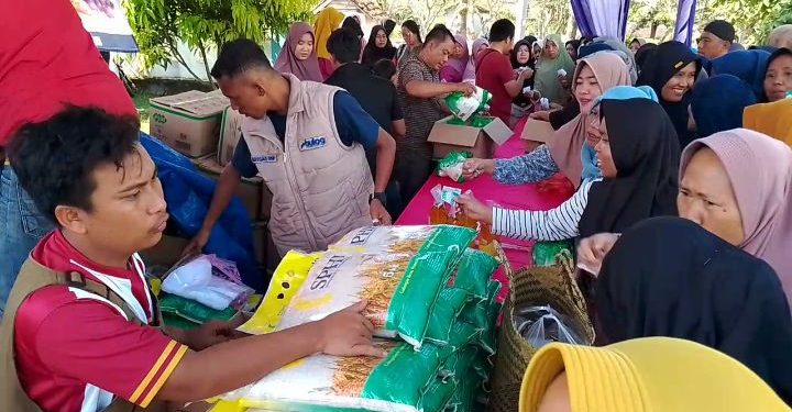 Pemkab Way Kanan Gelar Pangan Murah di Bulan Ramadan, Langsung Diserbu Warga Sampai Habi