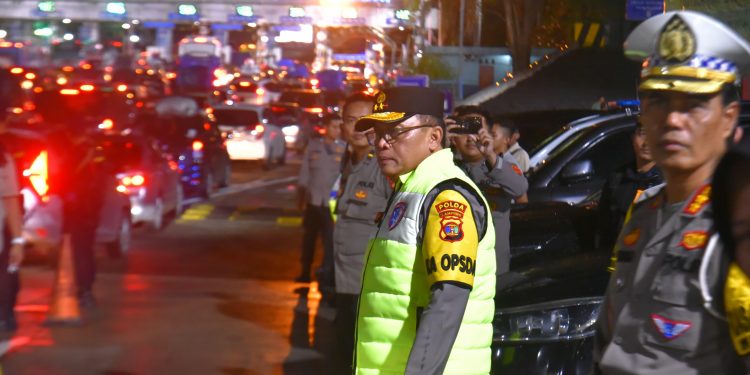 Polisi Amankan Arus Mudik Balik Di Pelabuhan Bakauheni