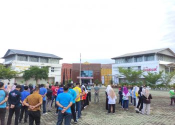 Plt. Bupati Ayu Asalasiyah Pimpin Apel Pagi di Lingkungan Pemkab Way Kanan