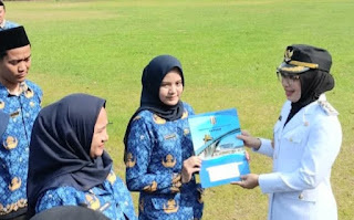 PLT Bupati Serahkan Petikan Surat Kepada 87  CPNS Way Kanan, Dan 6 CPNS Ikatan Dinas Departemen Perhubungan Tahun 2024