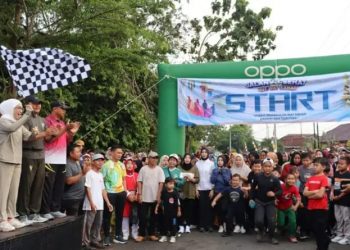 Plt Bupati Way kanan Ayu Asalasiyah Apresiasi Antusiasme Warga dalam Jalan Sehat HUT Way Kanan Ke-26