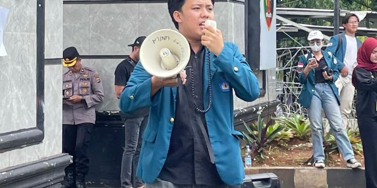 NAMA PROVINSI LAMPUNG DIPERTARUHKAN : BEM UNILA MENDESAK KEJAKSAAN AGUNG USUT TUNTAS KASUS SUAP MENYUAP YANG MELIBATKAN SUGAR GROUP COMPANY