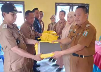 BAPENDA Way Kanan Serahkan DHKP dan SPPT PBB 2025 SE Kecamatan Negeri Agung