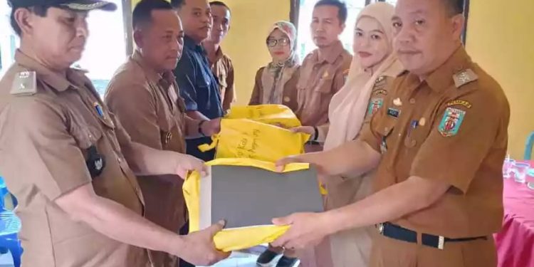 BAPENDA Way Kanan Serahkan DHKP dan SPPT PBB 2025 SE Kecamatan Negeri Agung