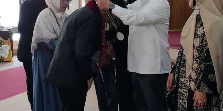 SMP IT Cendekia Insani Lepas Angkatan Perdana