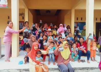 Cegah Stunting, Tiyuh Terang Makmur Rutin Bagikan Makanan Tambahan untuk Ibu Hamil dan Balita.