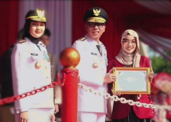 Shera Trahela Mahasiswa UMKO Yang Berhasil Meraih Peringkat 1 Lomba Baca Puisi Se-provinsi Lampung