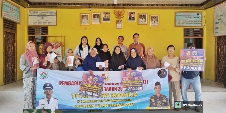 Pembagian BLT di Tiyuh Karta Raharja Berjalan Lancar, 15 KPM Terima Bantuan Tunai