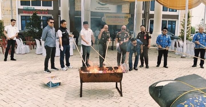 Kejari Tubaba Bakar Barang Bukti 66 Kasus, Bukti Hukum Tidak Pandang Bulu