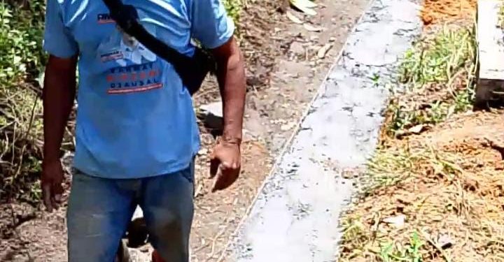 Kepalo Tiyuh PJU Sebut Proyek Pembangunan Drainase Tanpa Plang Informasi Adalah Milik Orang Polda