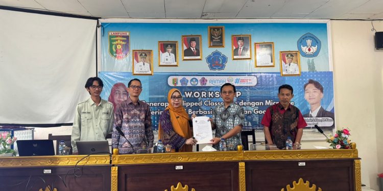 Dosen UMKO Jadi Narasumber Workshop Microsite di SMAN 2 Kotabumi